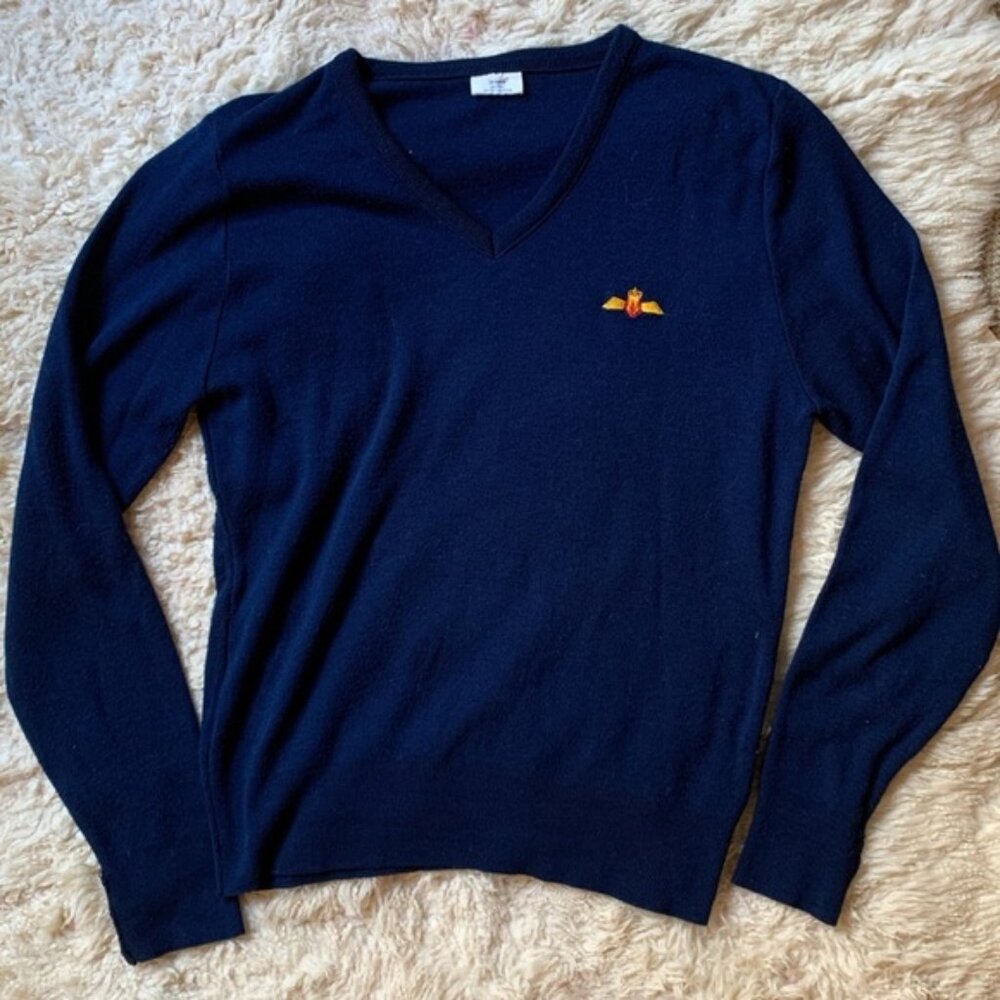 Vintage Navy Bluev-Neck Pullover Jumper
